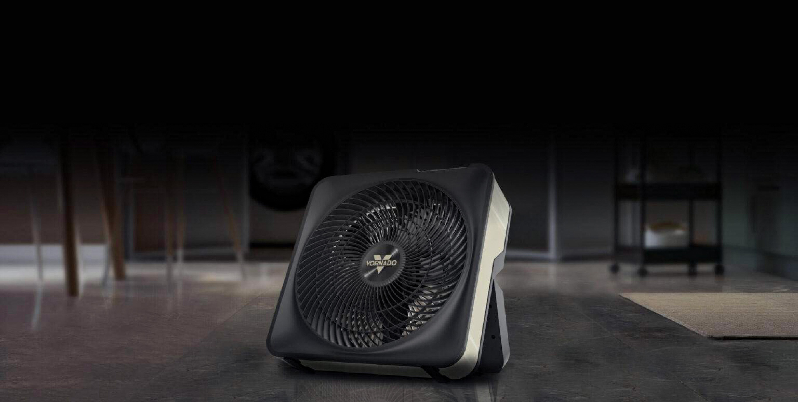 80X-JP ひと目惚れする圧倒的な存在感。その風は自由自在に99段階